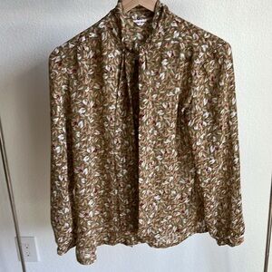 Mac Jean Fall Floral Print Blouse – Tied Bow & Cuffed Sleeves